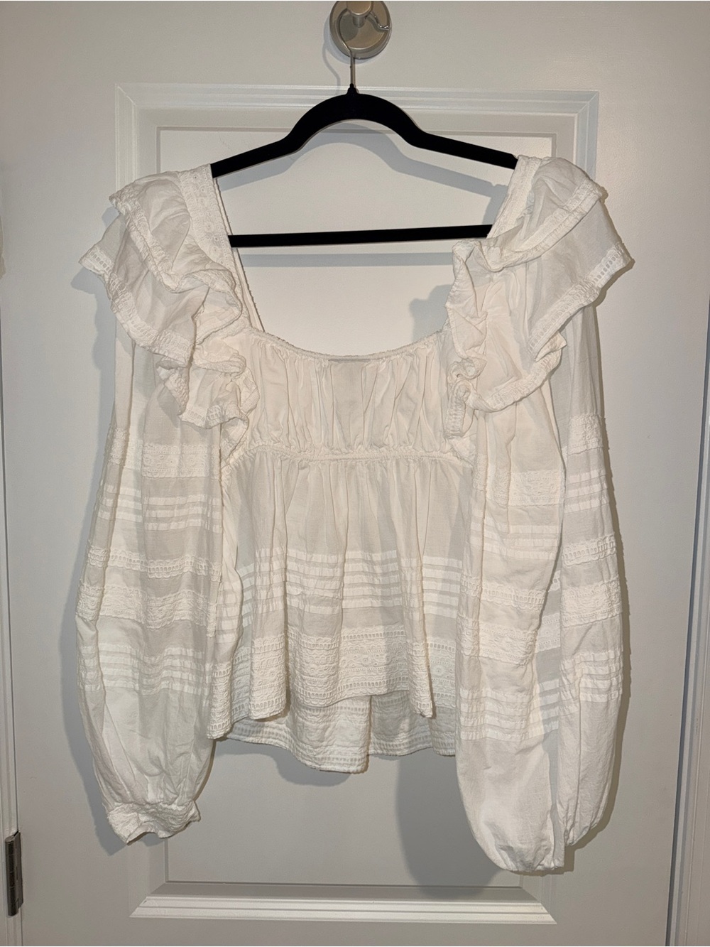 FARM Rio Off White Square Neckline Ruffle Blouse - Picture 6 of 7